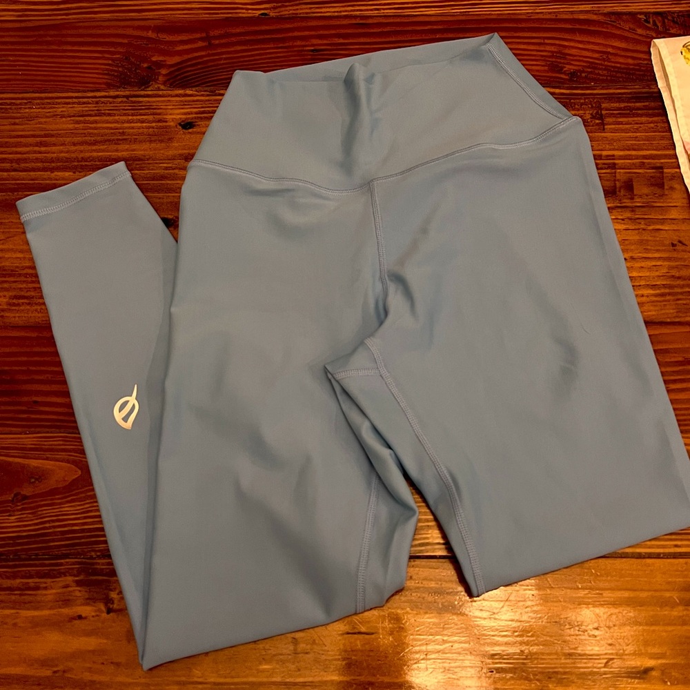NWT P’tula Desaree Leggings - Large - Light Blue